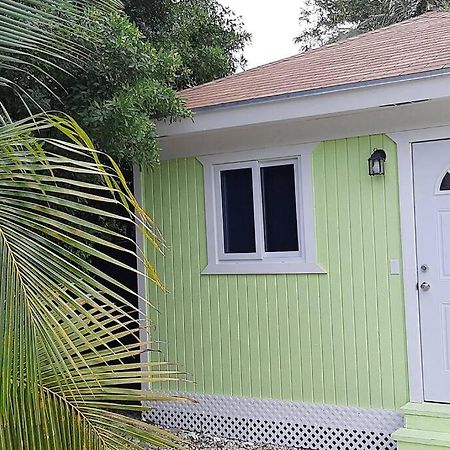 Budget & Basic In Local Neighborhood, 7Min Drive To Downtown Nassau Beach Paradise Apartment Luaran gambar