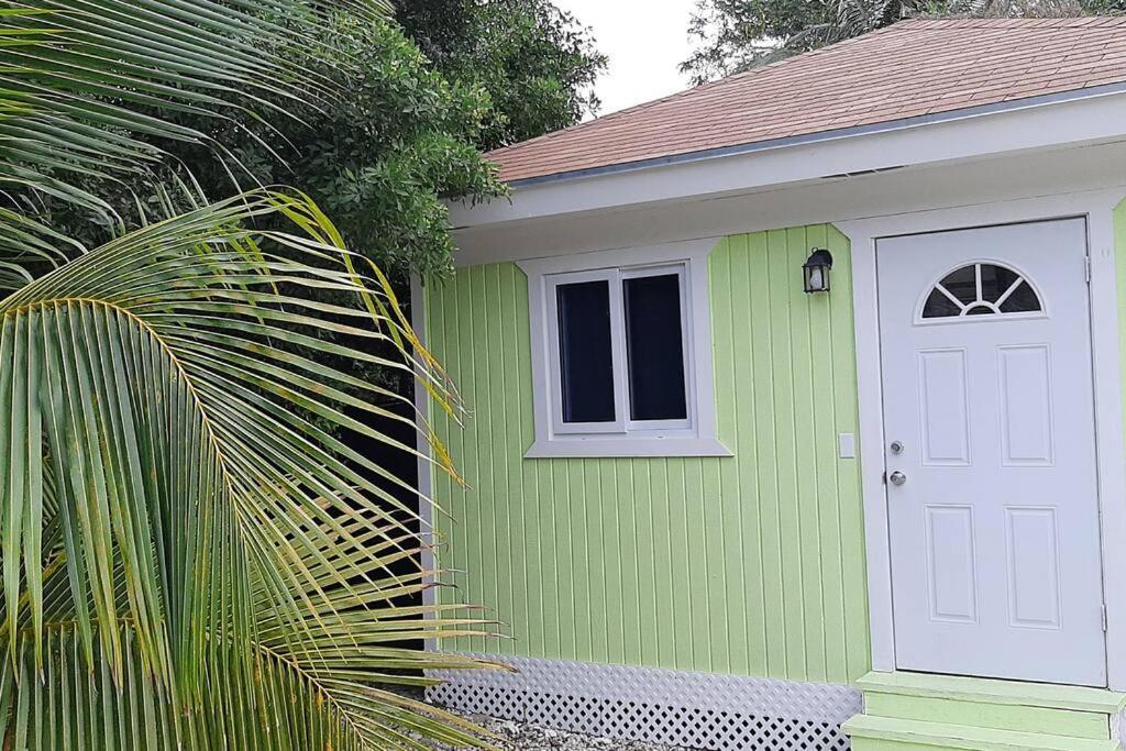 Budget & Basic In Local Neighborhood, 7Min Drive To Downtown Nassau Beach Paradise Apartment Luaran gambar